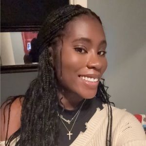 Meet your Posher, Alyssa